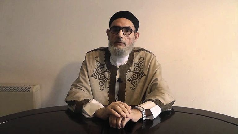 مفتي ليبيا يتهم أبوظبي بالترويج لـ“الديانة الإبراهيمية” عبر المسابقات القرآنية