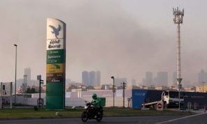 إصابتان في هجوم صاروخي إيراني على شركة اتصالات بالشارقة