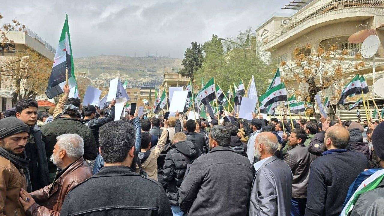 فضّ اعتصام أمام سفارة أبوظبي في دمشق للمطالبة بالإفراج عن البويضاني بعد وعود بتحرك رسمي