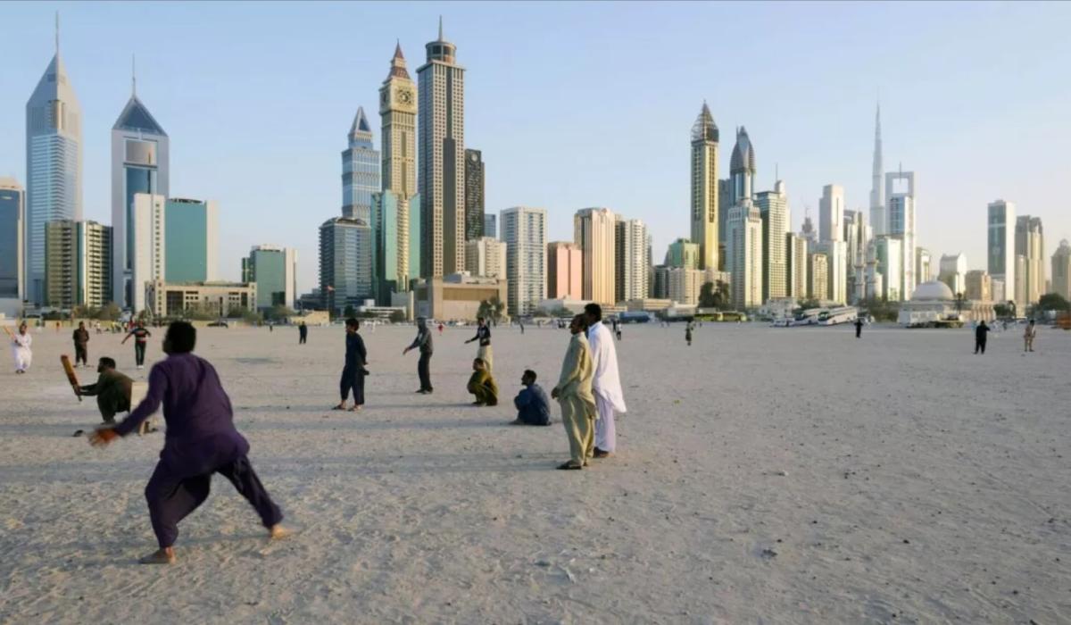 مجلة أمريكية: أبوظبي تشن حملة اعتقالات وترحيل باكستانيين على خلفية الحرب الإيرانية