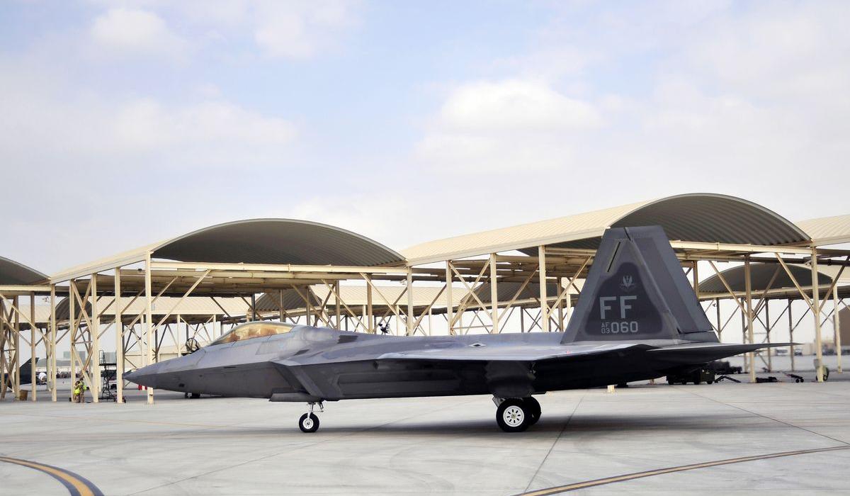 إيران تحذر الإمارات ودولاً أخرى بقصف القواعد الأمريكية إذا تدخلت لدعم الاحتجاجات