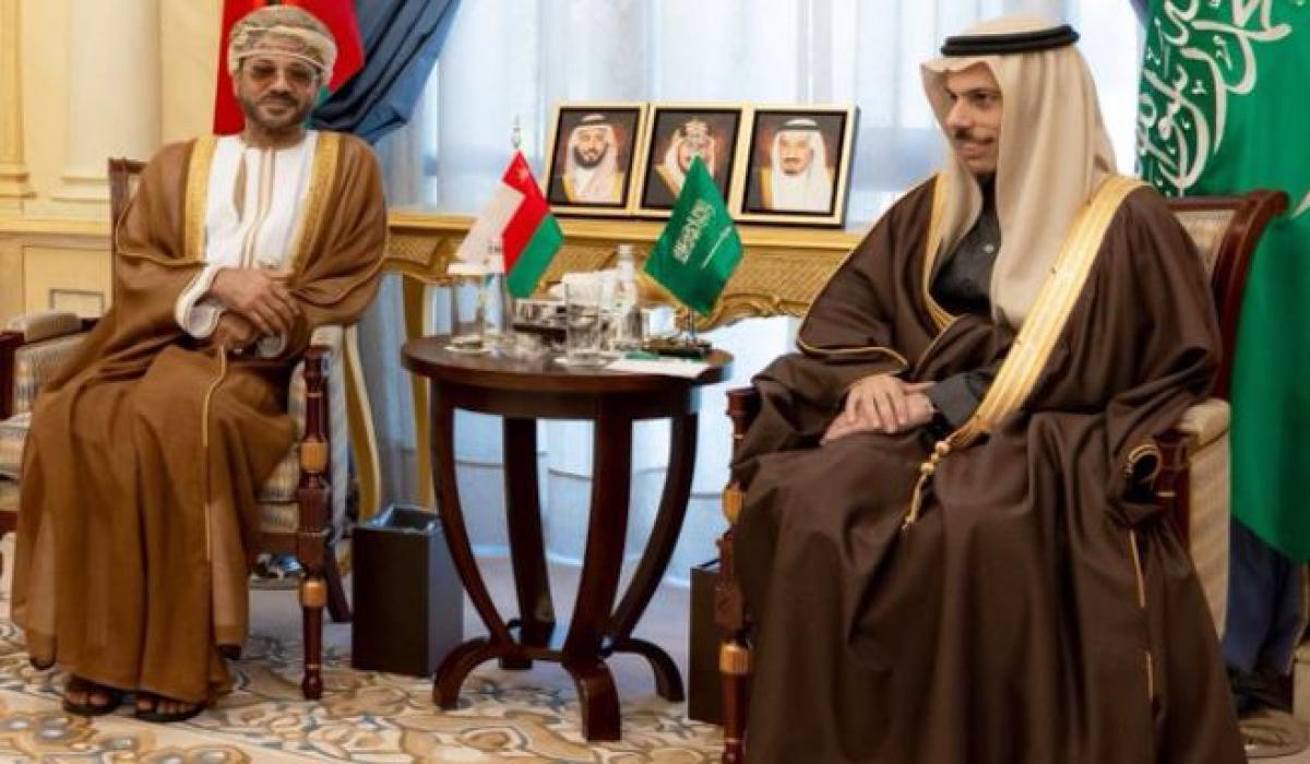 كيف وقفت سلطنة عُمان مع السعودية ضد حلفاء أبوظبي في اليمن؟