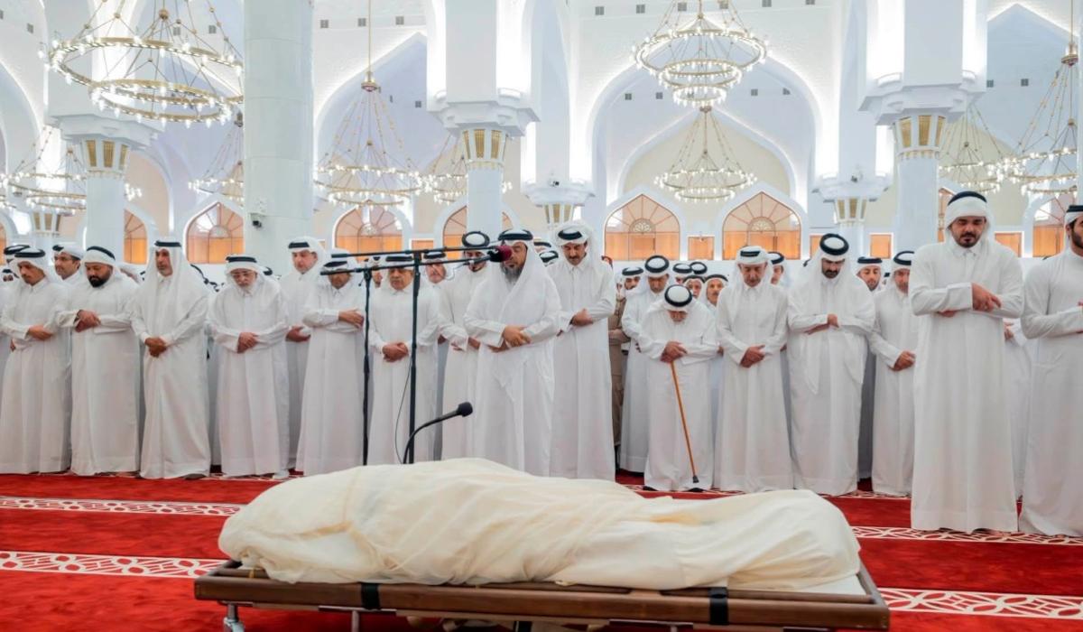 ناشطون إماراتيون ينعون أمير قطر السابق ويستذكرون مواقفه الداعمة لفلسطين وقضايا الأمة