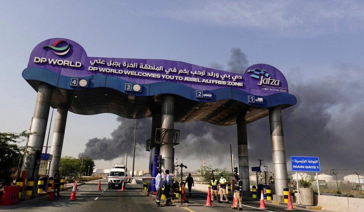 إعلام إيراني يحث على استهداف ميناء جبل علي ردا على القصف الأمريكي