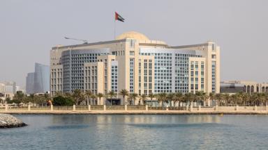 الإمارات تمنح رعايا 6 دول تأشيرات دخول عند الوصول بشروط محددة