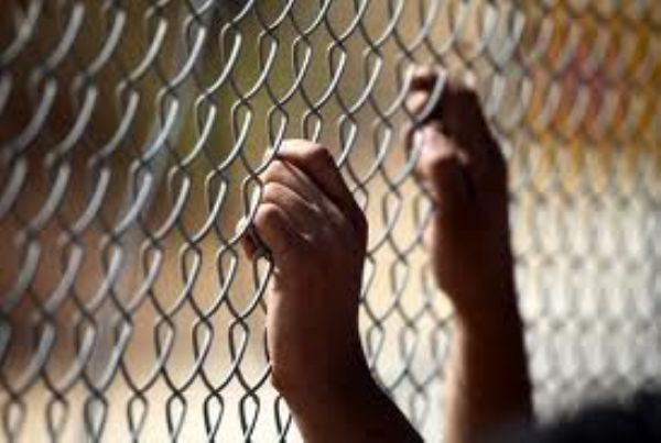 أكثر من 200 أسير فلسطيني يبدؤون معركة الأمعاء الخاوية