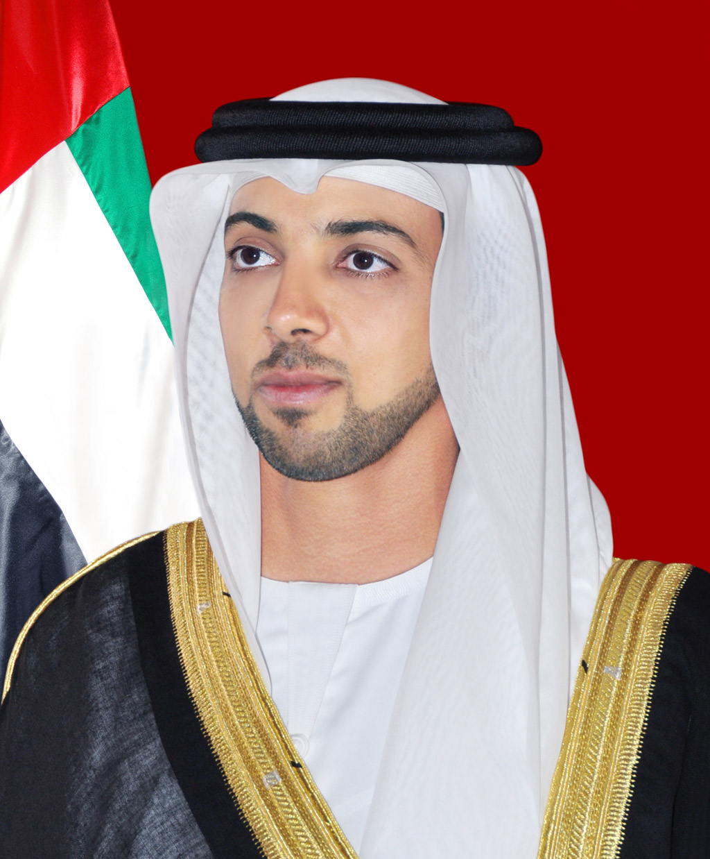 منصور بن زايد يتسلم جائزة اللجنة التنظيمية المتميزة