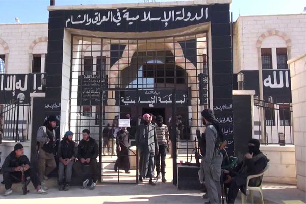 نيويورك تايمز: متبرعين في الكويت وقطر والسعودية ساهموا في تمويل "داعش"