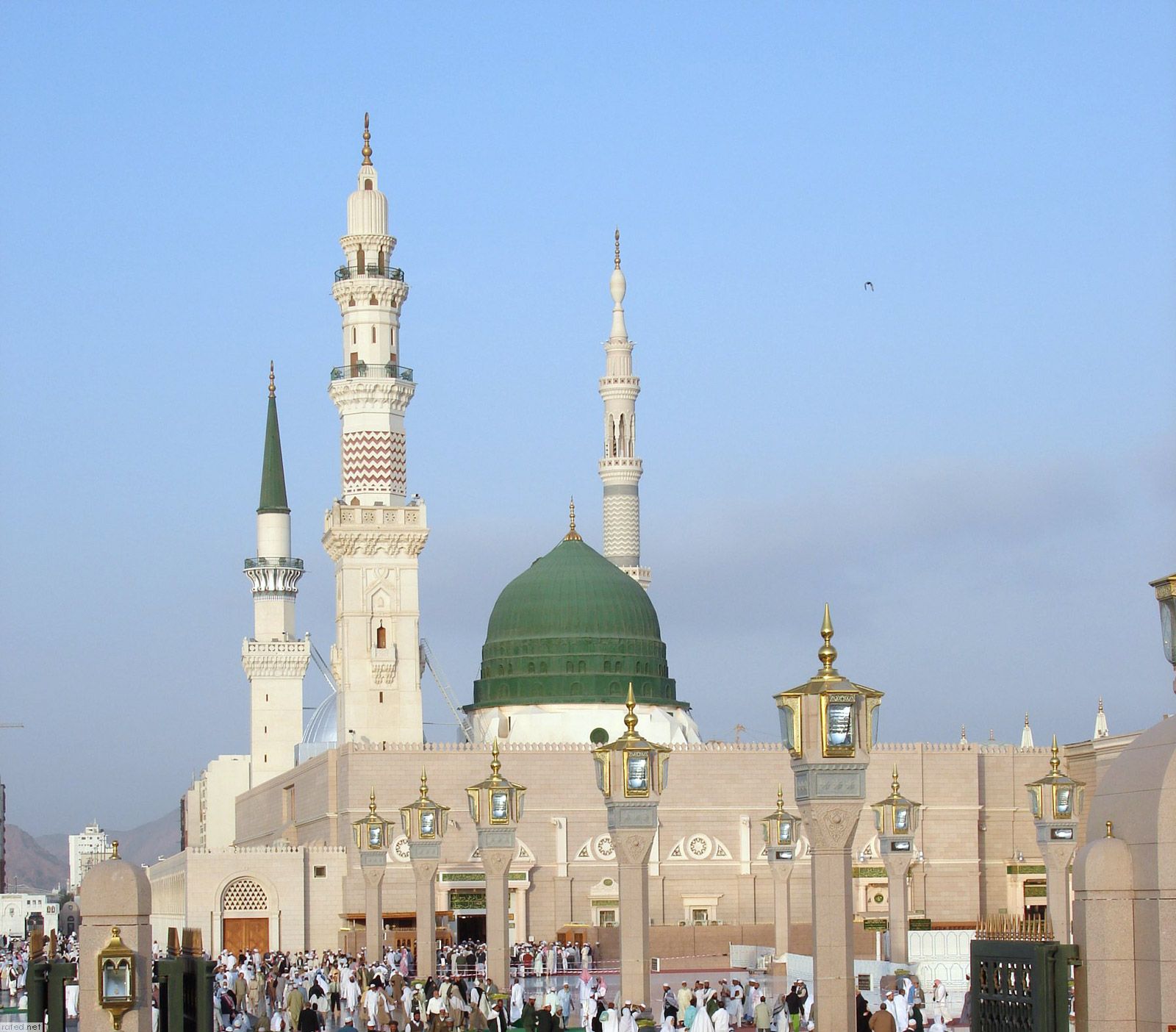 السلطات السعودية "ترصد" خطباء وتضع "ضوابط" للاعتكاف